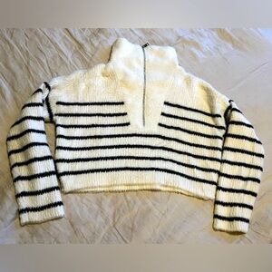 Abercrombie & Fitch Crop Fuzzy Half Zip Sweater